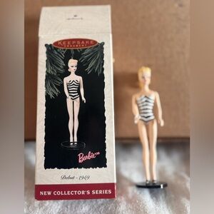 Hallmark 1994 Debut 1959 Barbie Doll Series Christmas Ornament
New in box.